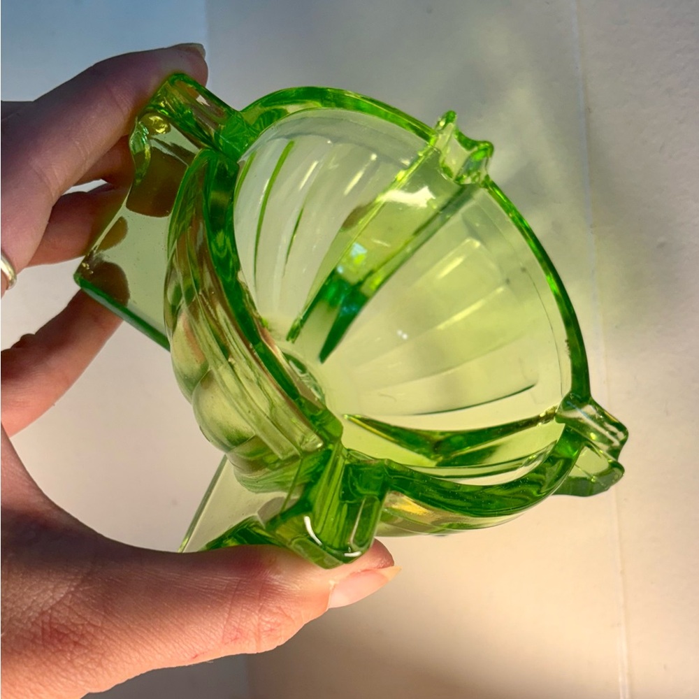 Rare Vintage Art Deco Green Uranium Glass Ash Tray